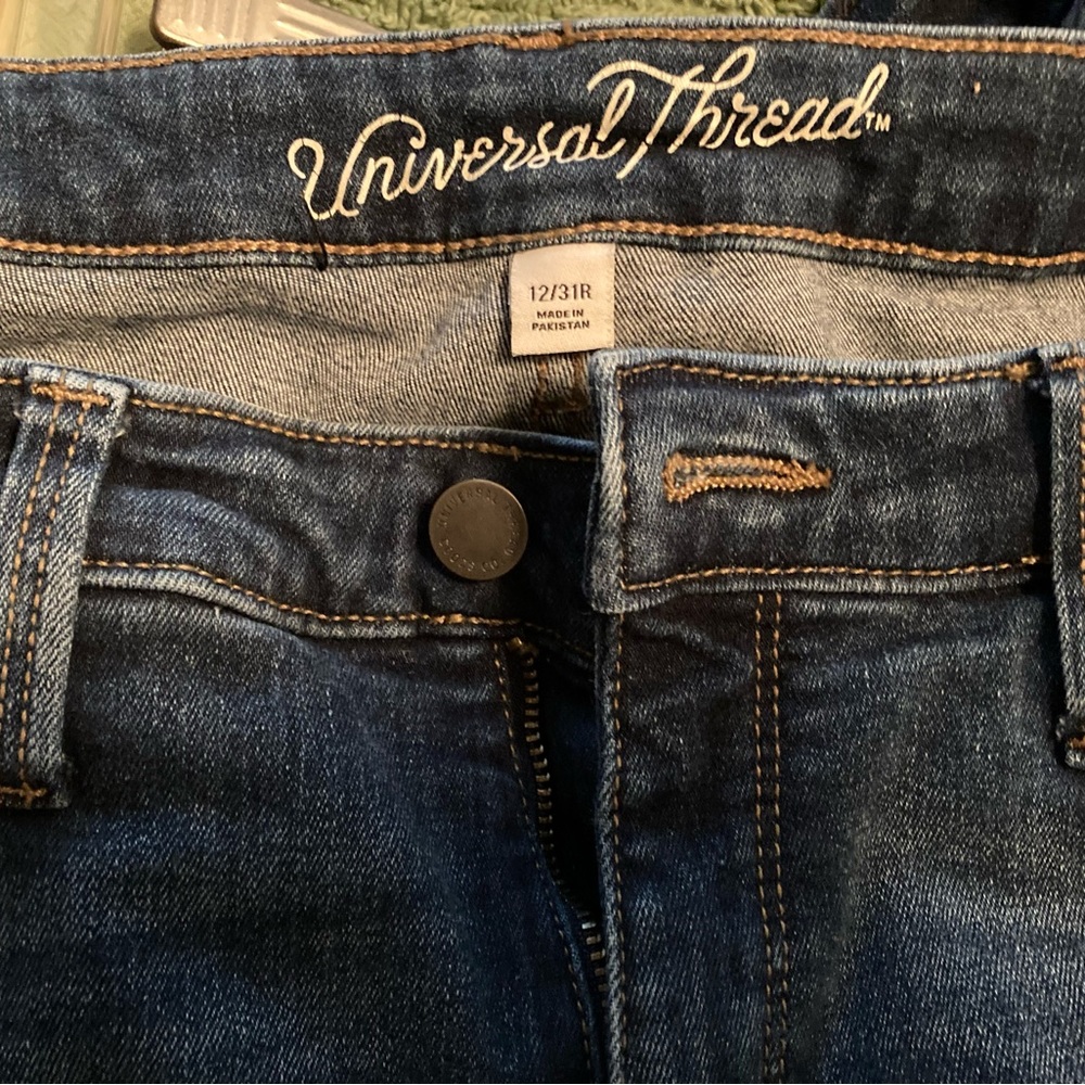 Mid rise jeans only worn twice.